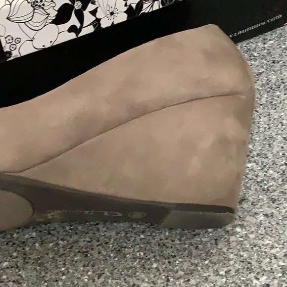 Chinese Laundry Nima Wedge Heels, 10M - Picture 5 of 5